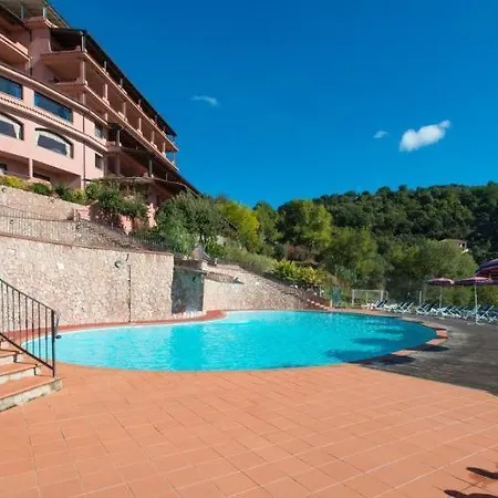 Pietre Rosse Apartmanhotel Centola